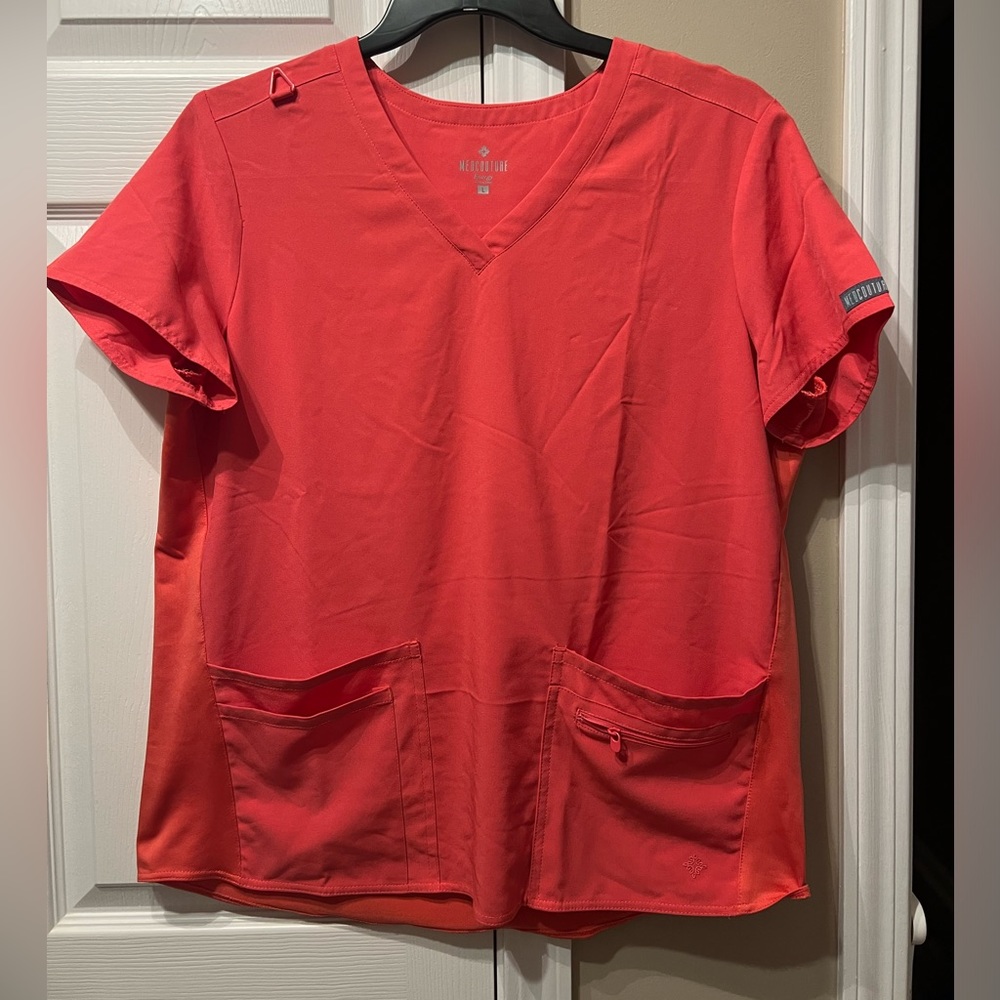 Women’s stretchy scrub top size L
